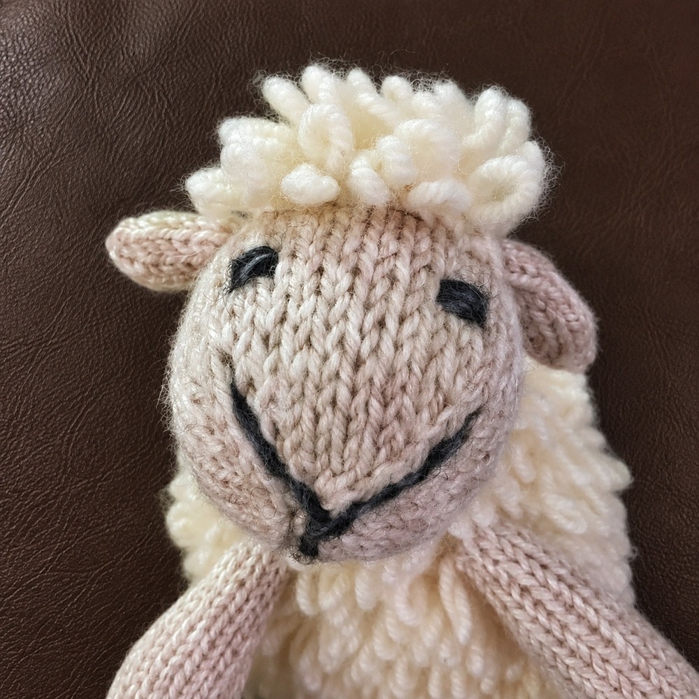 Aran Woollen Mills Knit Sheep Plush Toy 100% Merino Wool Irish Tradition Cream - Picture 2 of 6